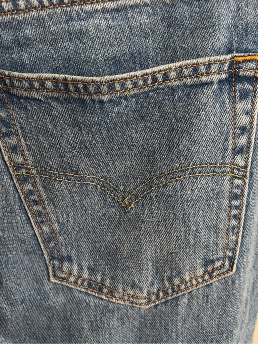 Levi's 550 Straight Light Blue Denim Jeans - Picture 3 of 5